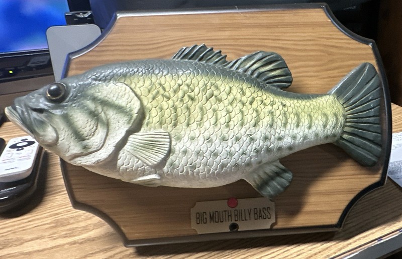 Gemmy Big Mouth Billy Bass Talking & Singing Fish Wall Plaque Battery Operated