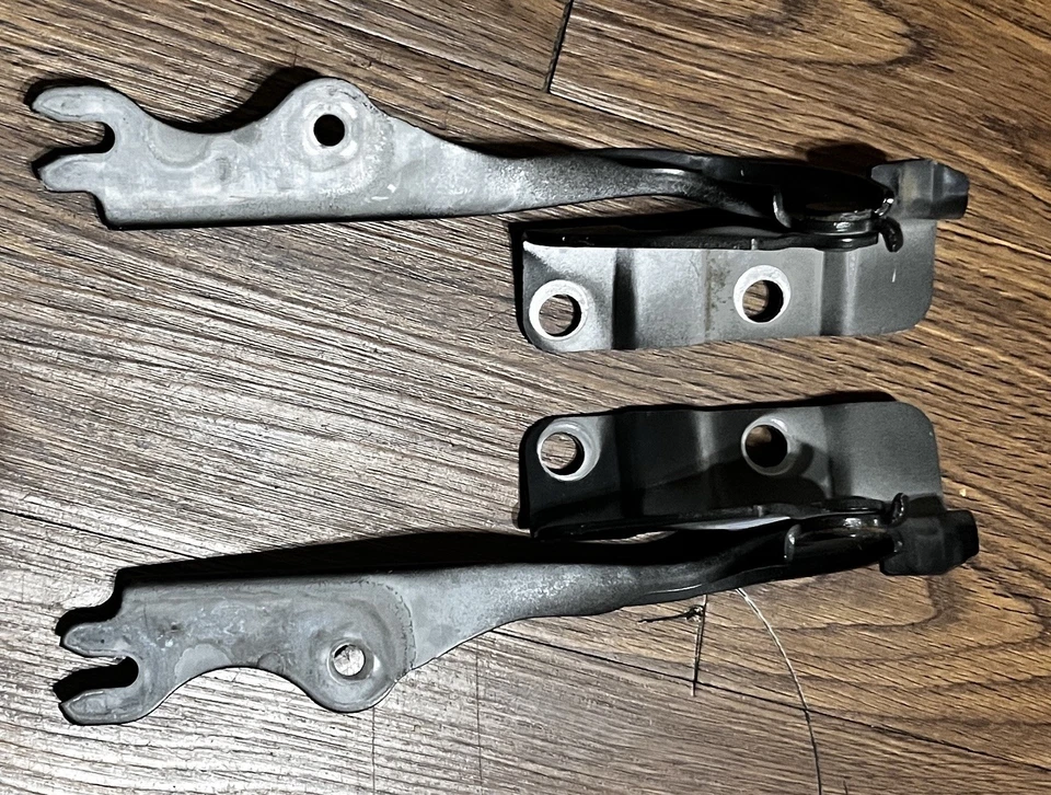 Bisagra de capó Mazda CX-5 2013 2014 2015 2016 lado del conductor y del pasajero | Par | OEM Foto 2 de 2