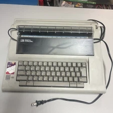 Smith Corona NA1HH Vintage Memory Correct Electric Typewriter/Word Processor