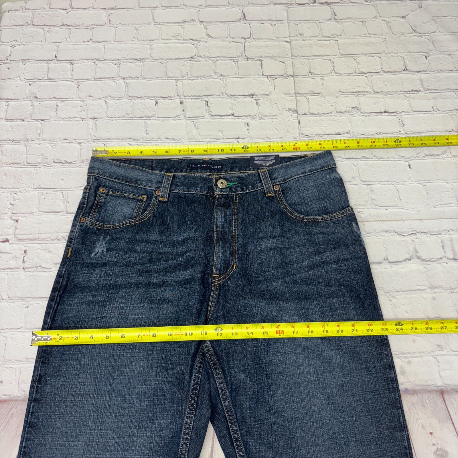 NWT Tommy Hilfiger Freedom Men Jeans Size 36x32 Relaxed Fit Straight Leg C036 28