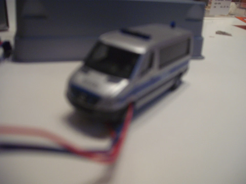 Herpa 461382 Scenix Edition MB Sprinter 06 Polizeibus Blau-Silber mit OVP 1:87 - Bild 4 von 4