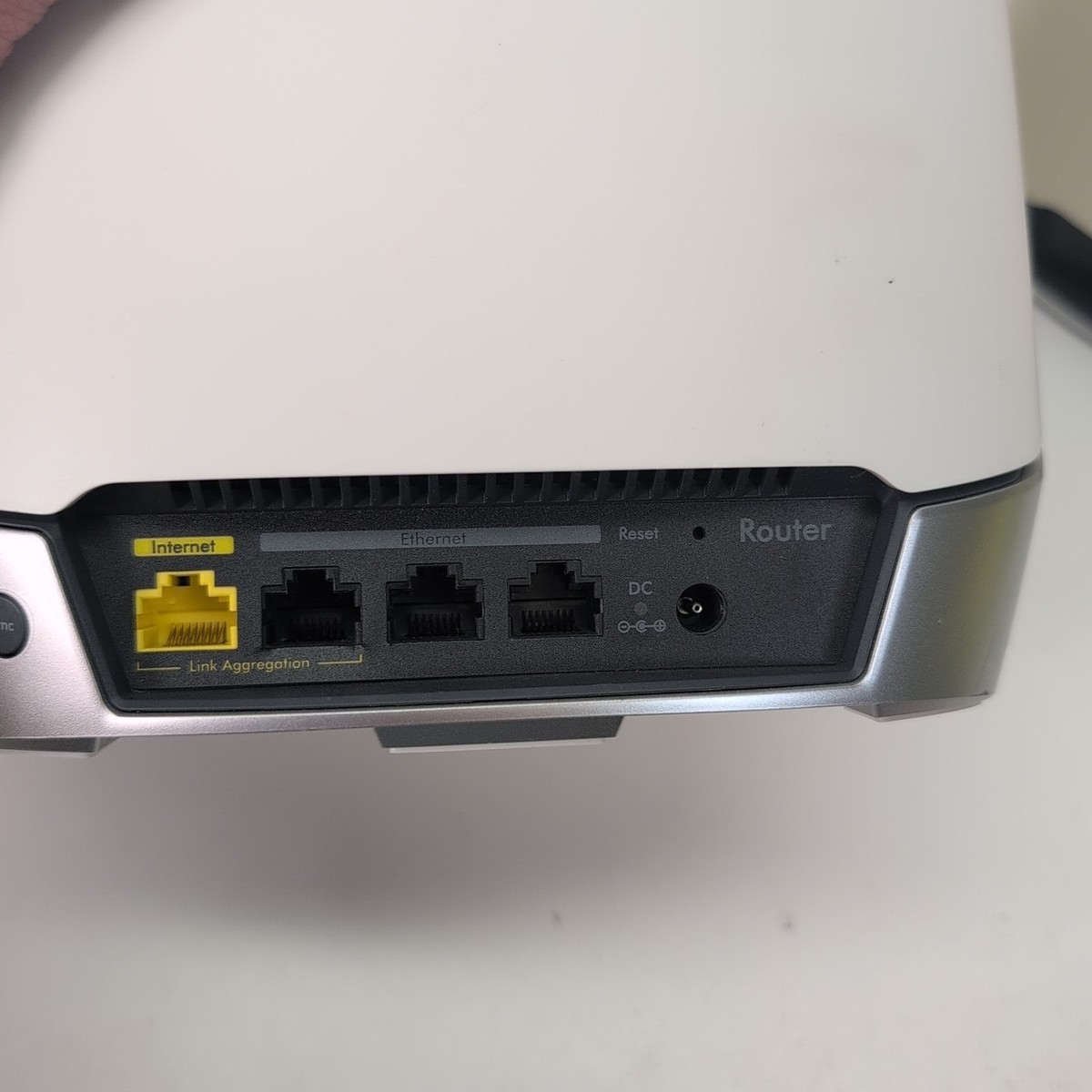 NETGEAR Orbi RBR750＋RBS750×2メッシュWiFi6セット Netgear Orbi RBR750 AX4200 WiFi 6 Mesh System + 2 RBS750