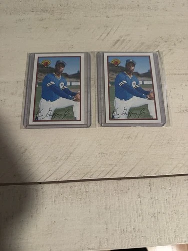 1989 Bowman Ken Griffey Jr Rookie Card# 220 2 Card Lot
