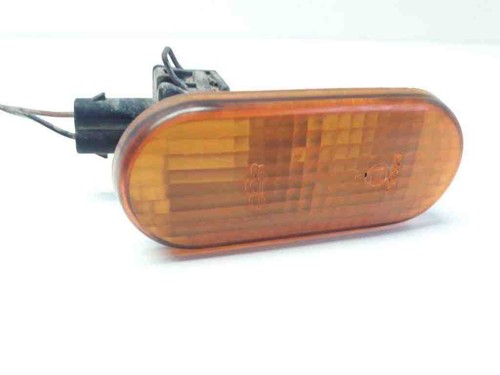 VW GOLF III 1H1 Kotflügelblinker vorne rechts 3A0949117A 1.60 Petrol 31395221