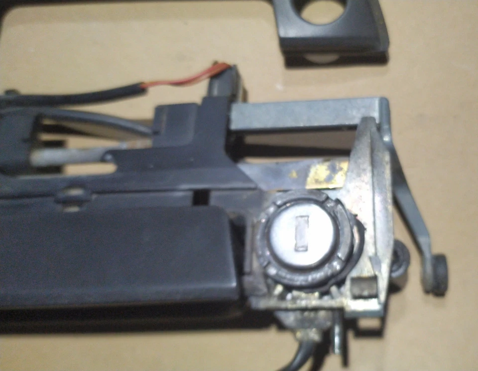 BMW E34 525I M5 530I 535I 540I 1992-1995I manija de puerta delantera del conductor/cerradura y llave Foto 4 de 4