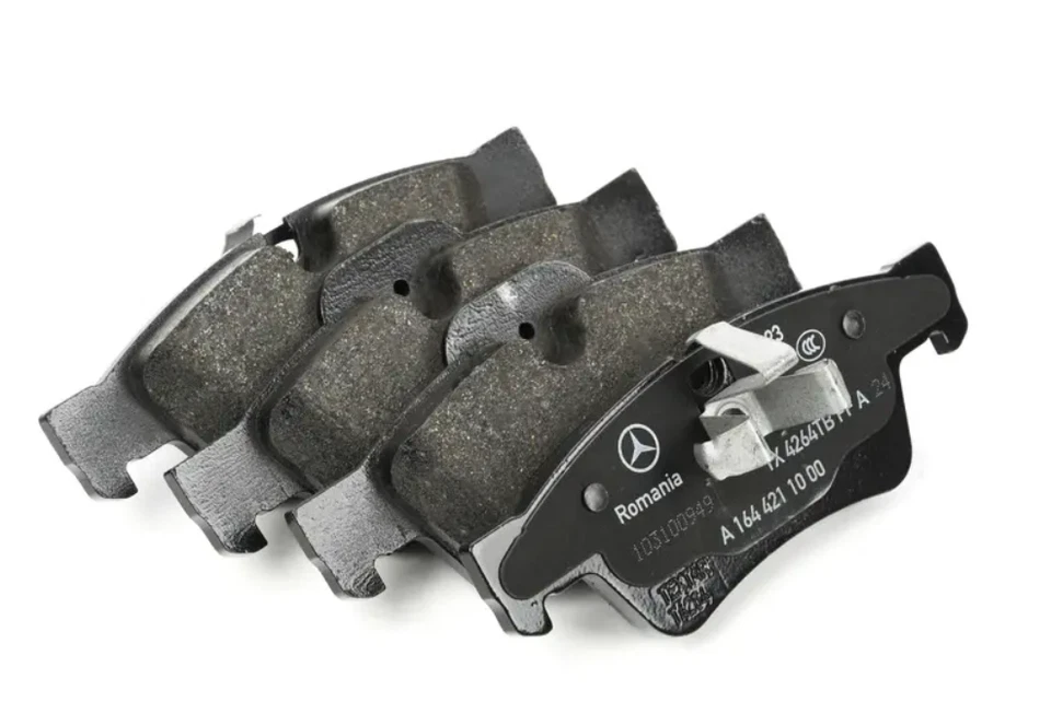 Juego de pastillas de freno delanteras y traseras con sensores para vehículos Mercedes-Benz 05-18 GENUINO Foto 2 de 4