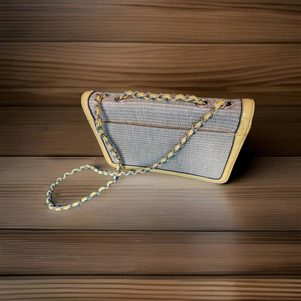 Bolso Ann Klein Cabeza de León Tejido Amarillo De Colección Foto 2 de 4