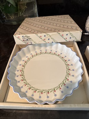 Mikasa Younger Than Springtime Bai Hai Quiche Dish Medium