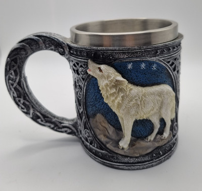 Weißer Wolf Deko Krug ''Beschützer des Nordens'' Resin & Edelstahl
