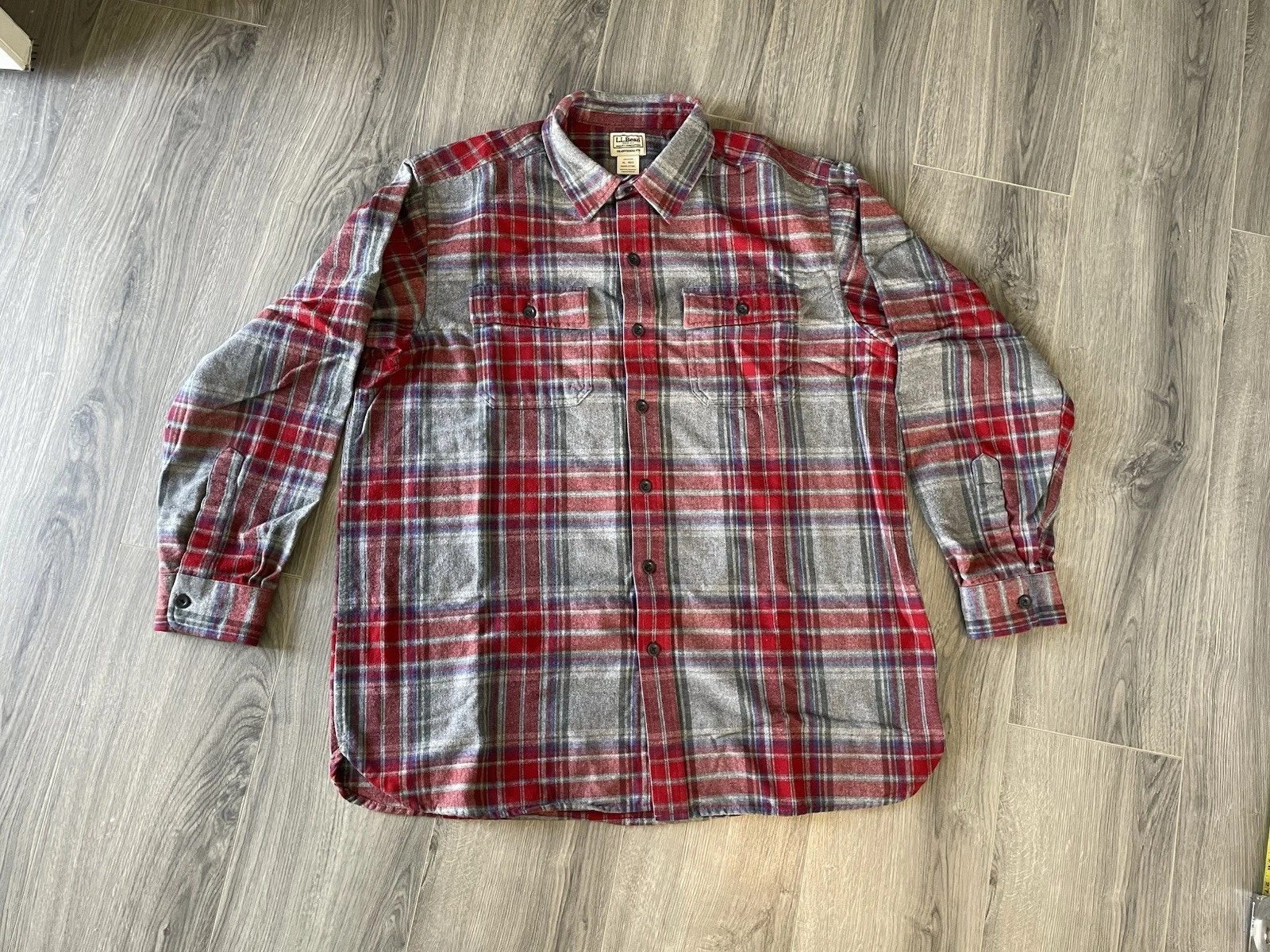 L.L. Bean Chamois Shirt Plaid Flannel Men’s Size XL Item 277981 Long Sleeve