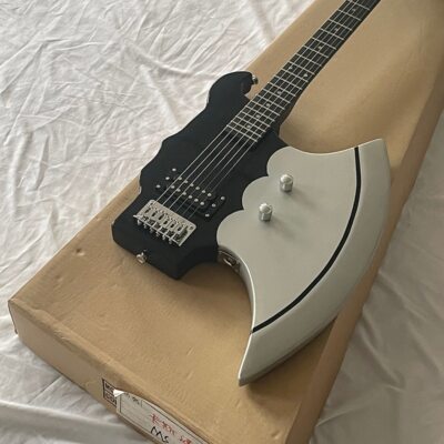Hot Sale Factory Customized 6-string Electric Guitar with Black Axe Body Unique