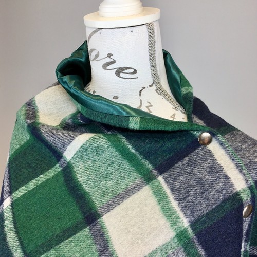 1010. Handmade Green check tweed Cape Poncho - Picture 6 of 9