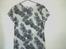 White Grey Floral Blouse Top 10 Fenn Wright Mason, round neck, short sleeve chic