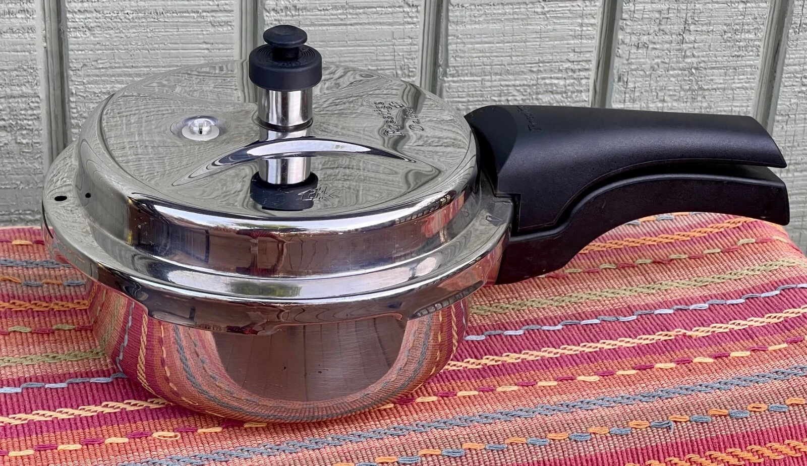 Prestige Deluxe Alpha Stainless Steel Pressure Cooker, 2 Liters/2.11 Quarts