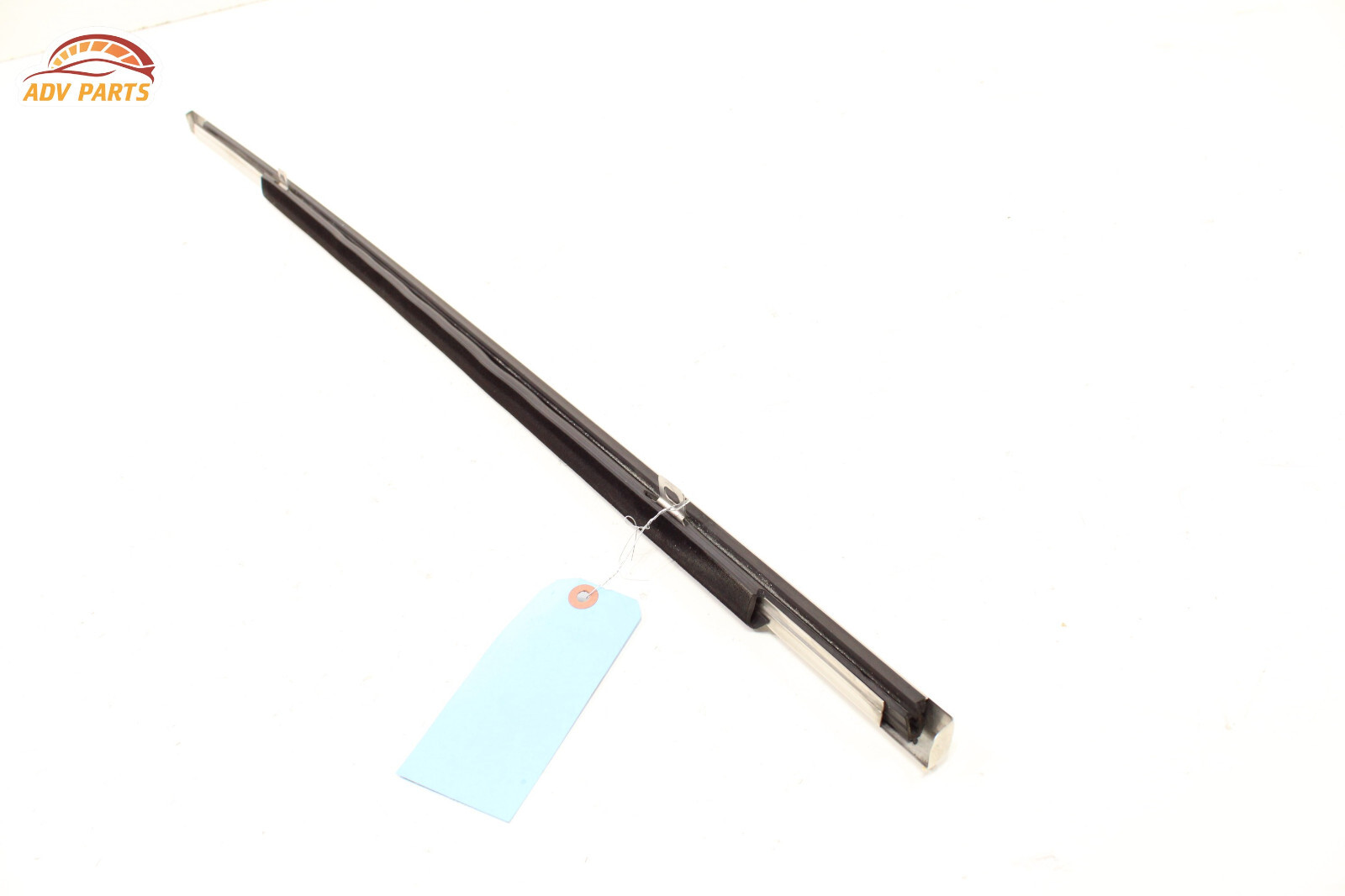 2006 - 2012 BENTLEY CONTINENTAL FRONT LEFT SIDE DOOR WINDOW BELT MOLDING OEM