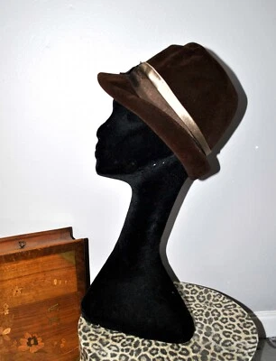 Chapeau Trilby vintage en feutre taupé velours marron gallon satiné T53 - Photo 1/4