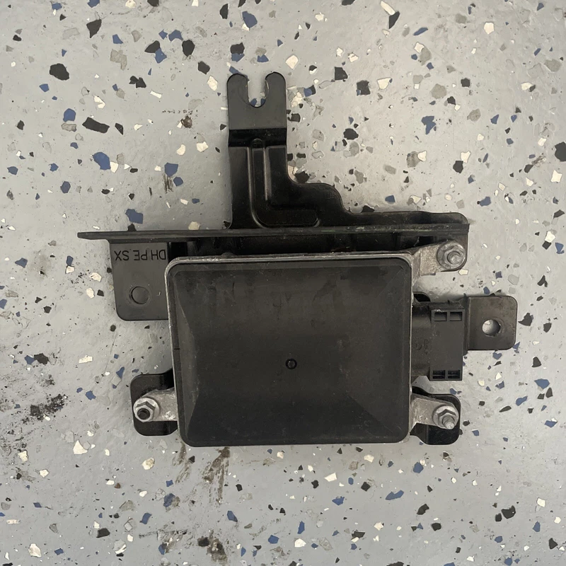 2017 2018 2019 GENESIS G80 OEM Used Left BLIND SPOT SENSOR Monitor 95811-B1600