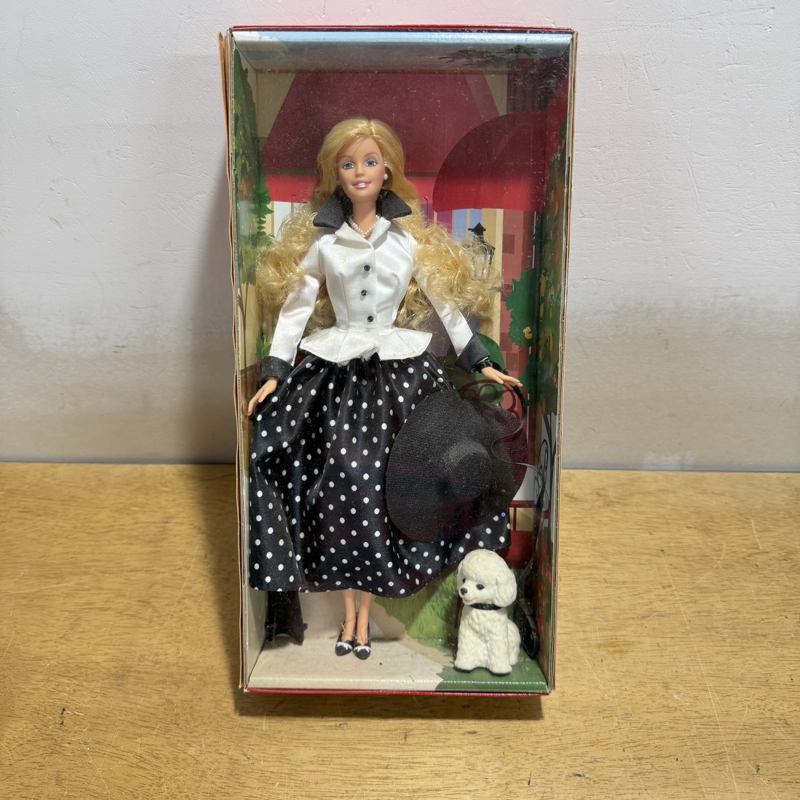 Barbie Talk of the Town Doll B6376 2003 Blonde Dog Walker Ch