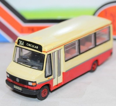 EFE - CODE 3 - MERCEDES-BENZ 709 / REEVE BURGESS BEAVER MINIBUS - 364 RUND