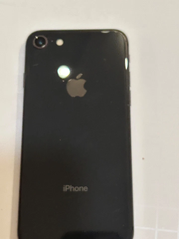 Apple iPhone 8 - 64 GB - Space Gray (Unlocked) With Original BOX - Image 4 of 4