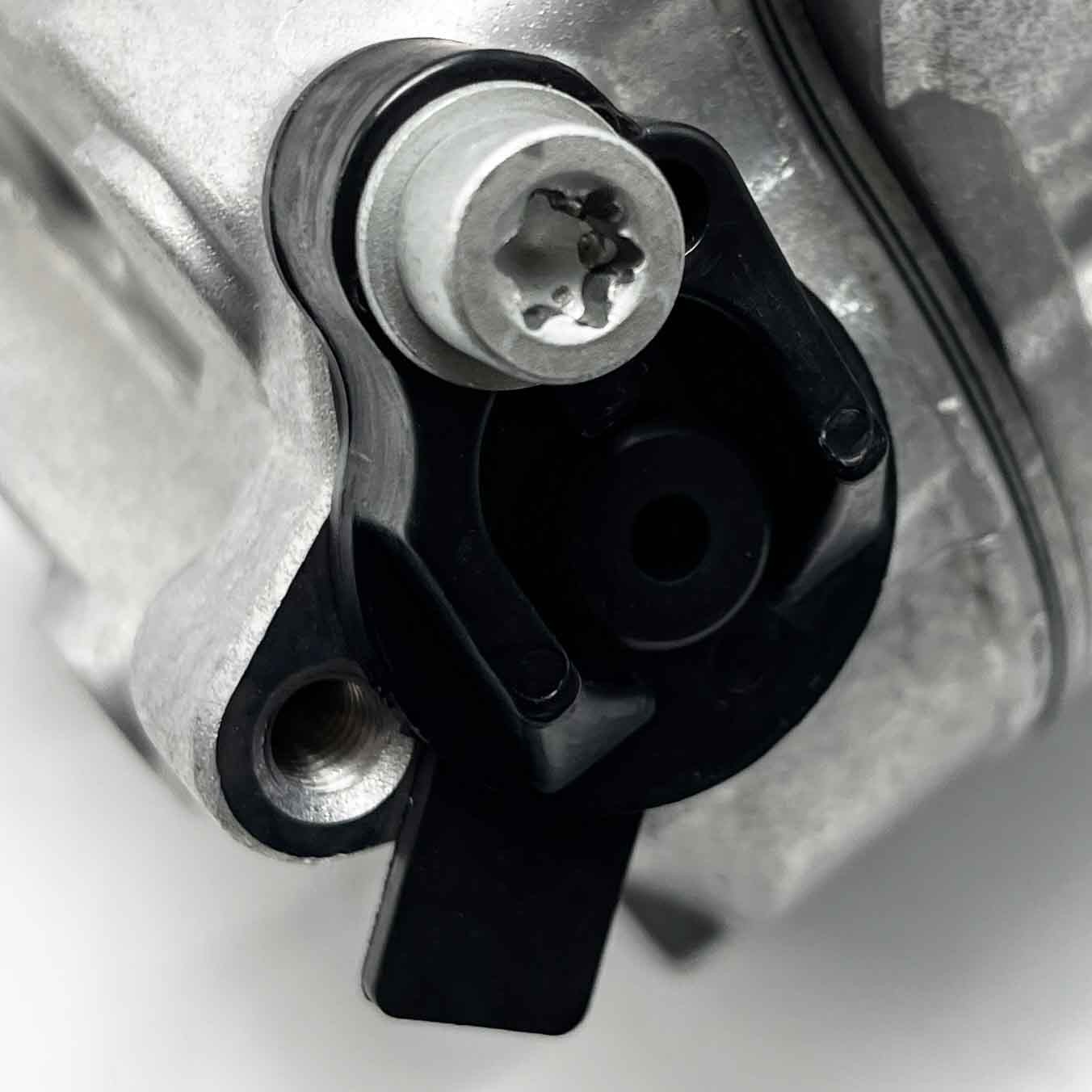 Bentley Arnage Compressor with bracket