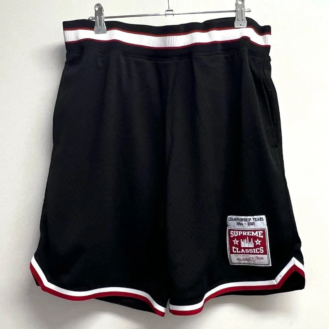 Short de basketball Mitchell & Ness x suprême M