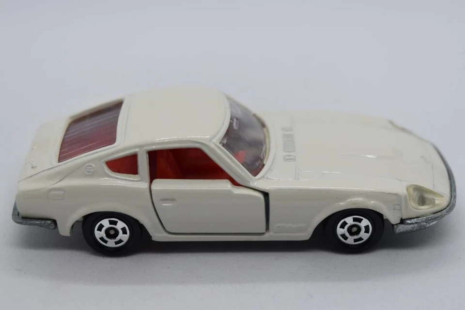 Tomica 58-1-16 Nissan Fairlady 240ZG White Red Seat 1H Wheel Takashimaya - Image 4 of 4