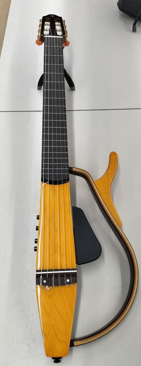 YAMAHA SLG130NW Silent Electric Nylon String Guitar Classic Size