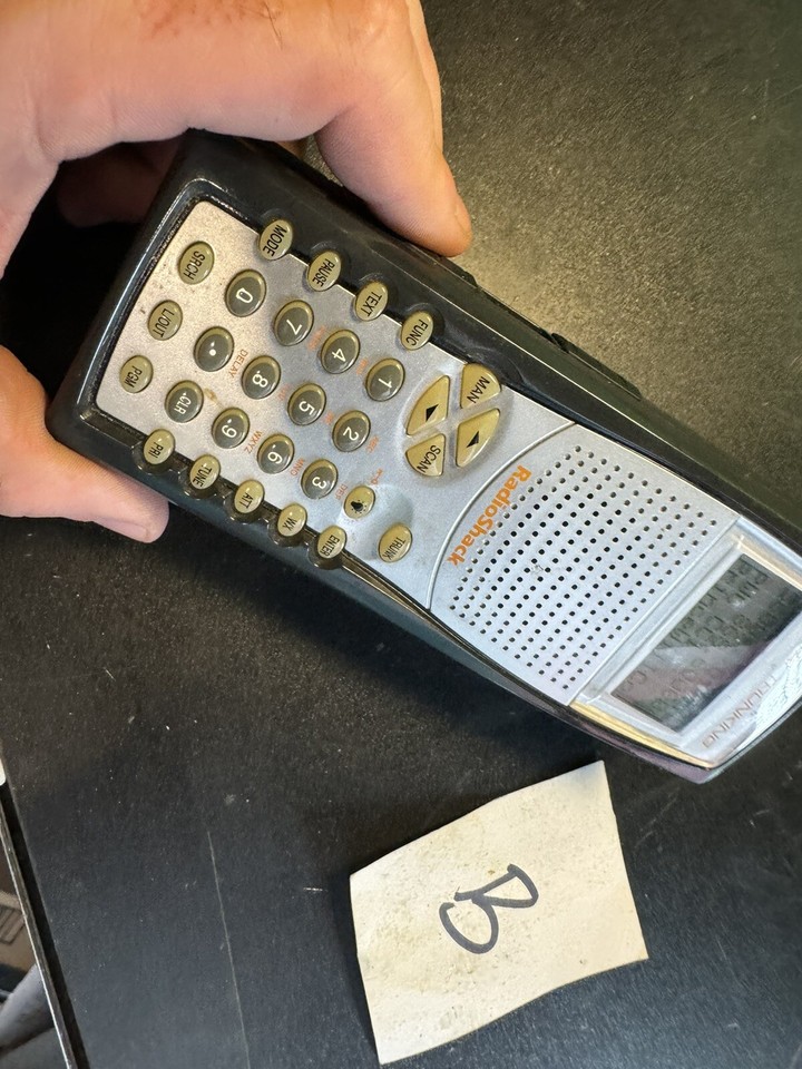 Radio Shack Pro 96 Digital Trunking Handheld Scanner Cat. 20526 with