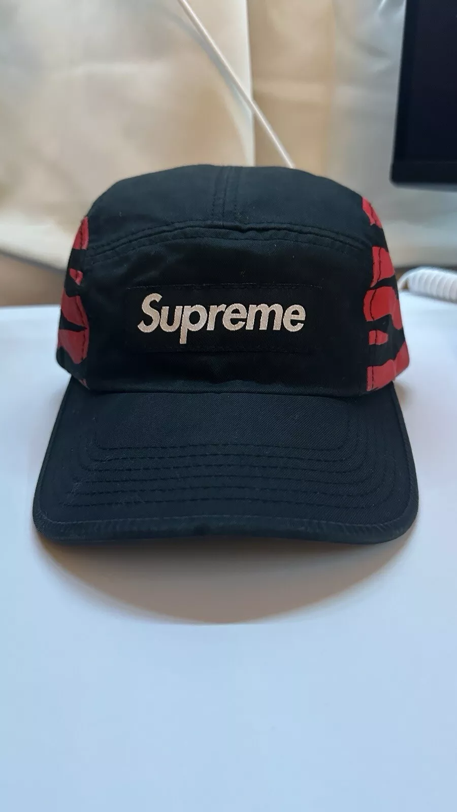 Casquette de camp Supreme FW12 zèbre côté noir rouge bred automne hiver 2012 d'occasion