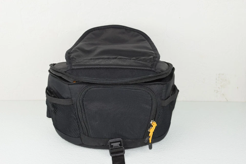 Mountainsmith Aurora II M Black Camera Lumbar Bag MINT Med DSLR fits inside - Image 3 of 4