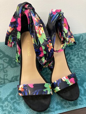 SHOEDAZZLE  Almost 5 in Black Floral Satin Tie  Shoes Heels Rachael Nice Size 6