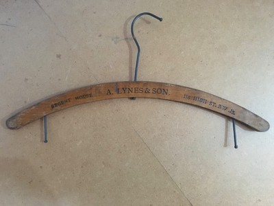 Vintage A. Lynes & Son Schneider Kleiderbügel