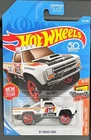 HOT WHEELS HOT TRUCKS '87 DODGE D100 WHITE 275/365. SEE COMBINED  OFFERS !