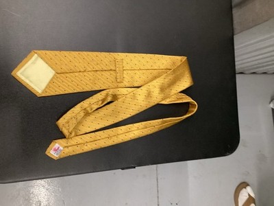 Neman Marcus Turn Bull and Oster 100% Silk Made In Italy Tie
