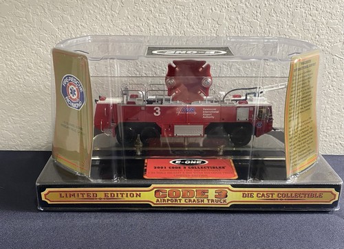 Code 3 Model #12172 Vancouver (YVR) Intl Airport E-One 8x8 Crash Truck - Picture 3 of 9