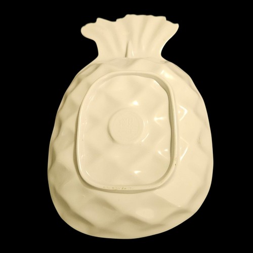 Outdoor Collection Pineapple Shaped Melamine Serving Bowl Set of 6 + 1 Large - Picture 3 of 5
