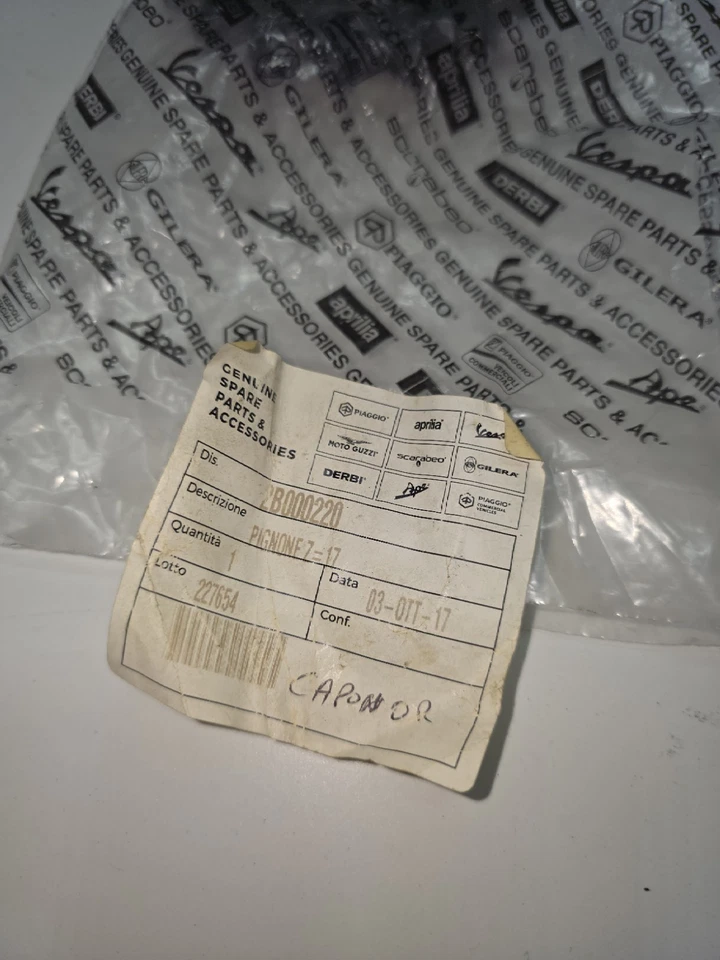17-tooth sprocket, original Aprilia 1200 Caponord - image 2 of 4