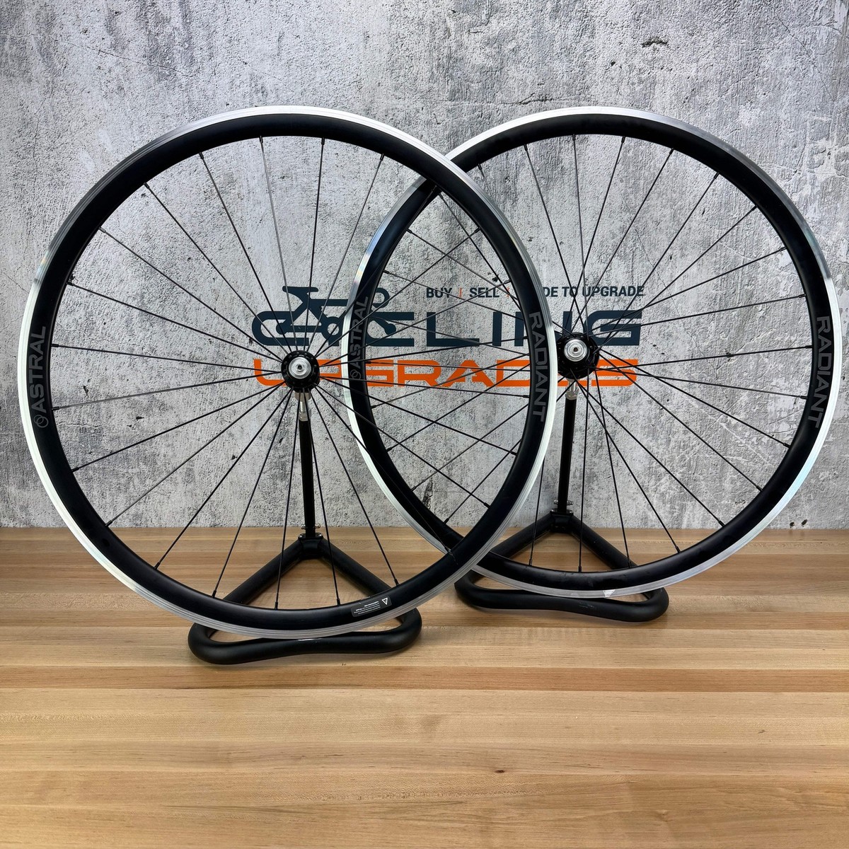 New! Astral Radiant Alloy Tubeless Wheelset 700c Rim Brake White
