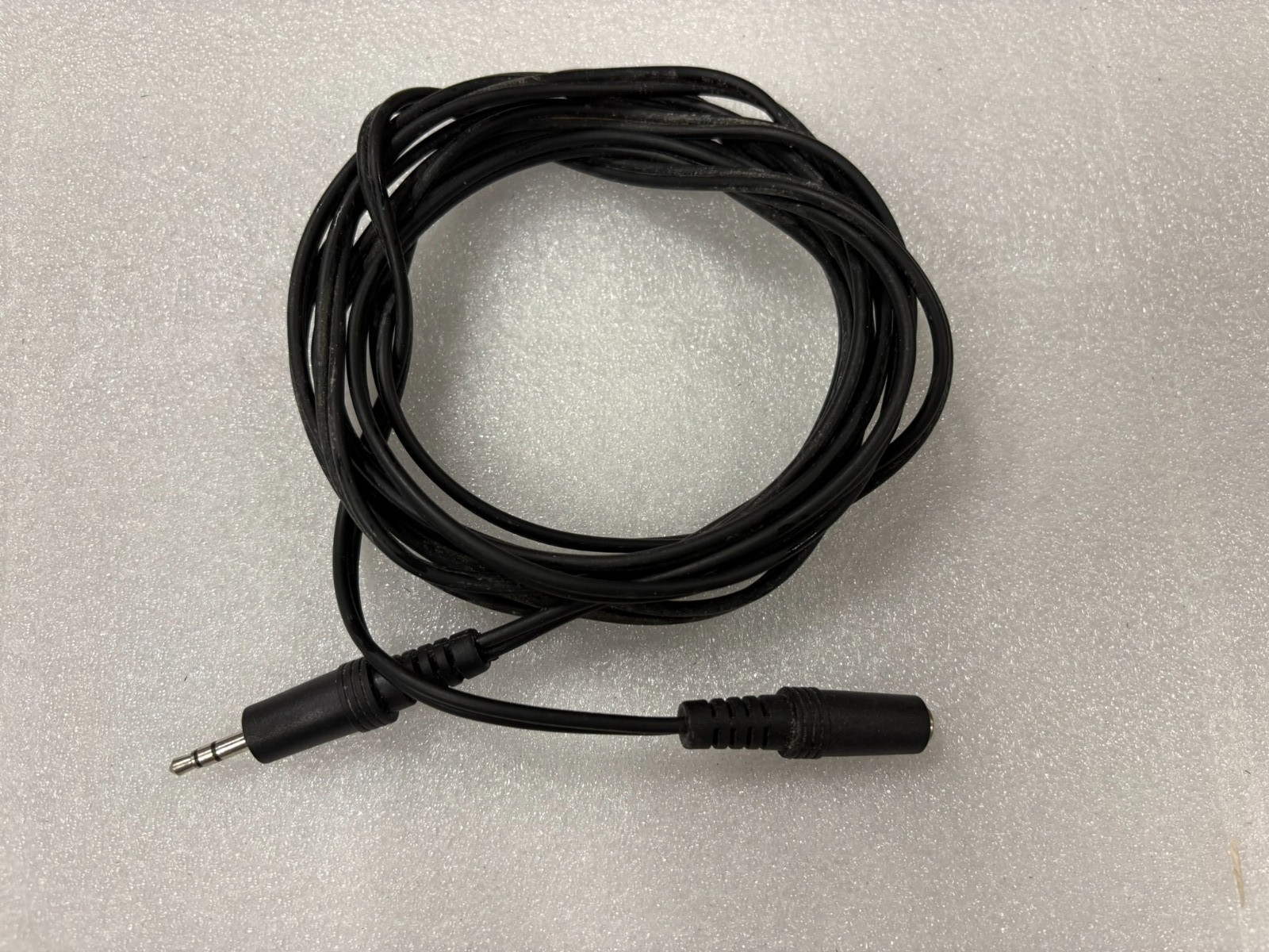 Cavo Prolunga Jack 3.5mm Maschio Femmina AUX Audio Stereo 3 Poli l 2,4m USATO