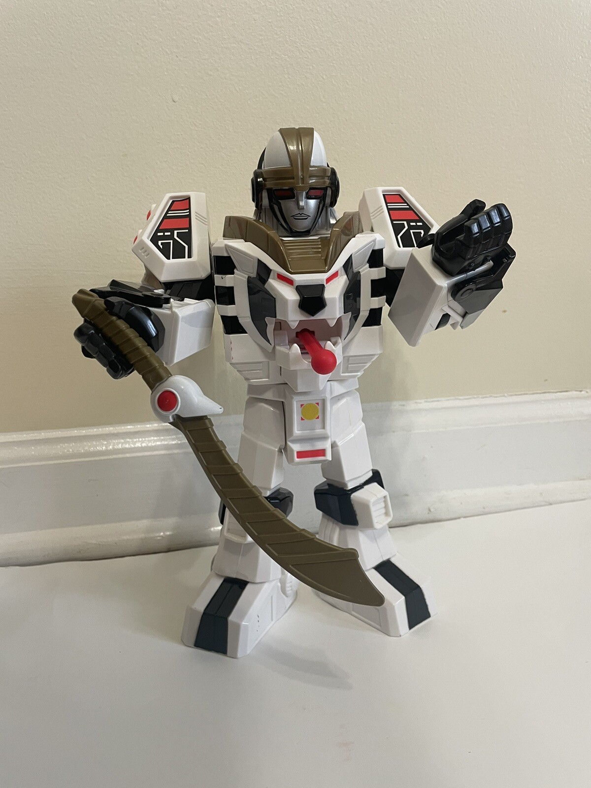 POWER RANGERS WHITE RANGER & WARRIOR MODE TIGERZORD, SWORD AND PROJECTILE.