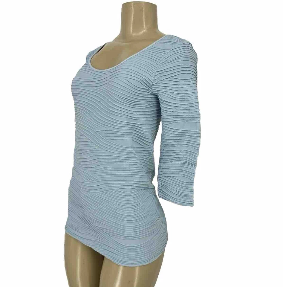 Tees by Tina Women Blue Textured Thermal Very Stretchy Soft T-shirt One Size MN8 - Image 2 of 4