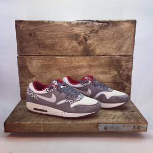 nike snow leopard trainers