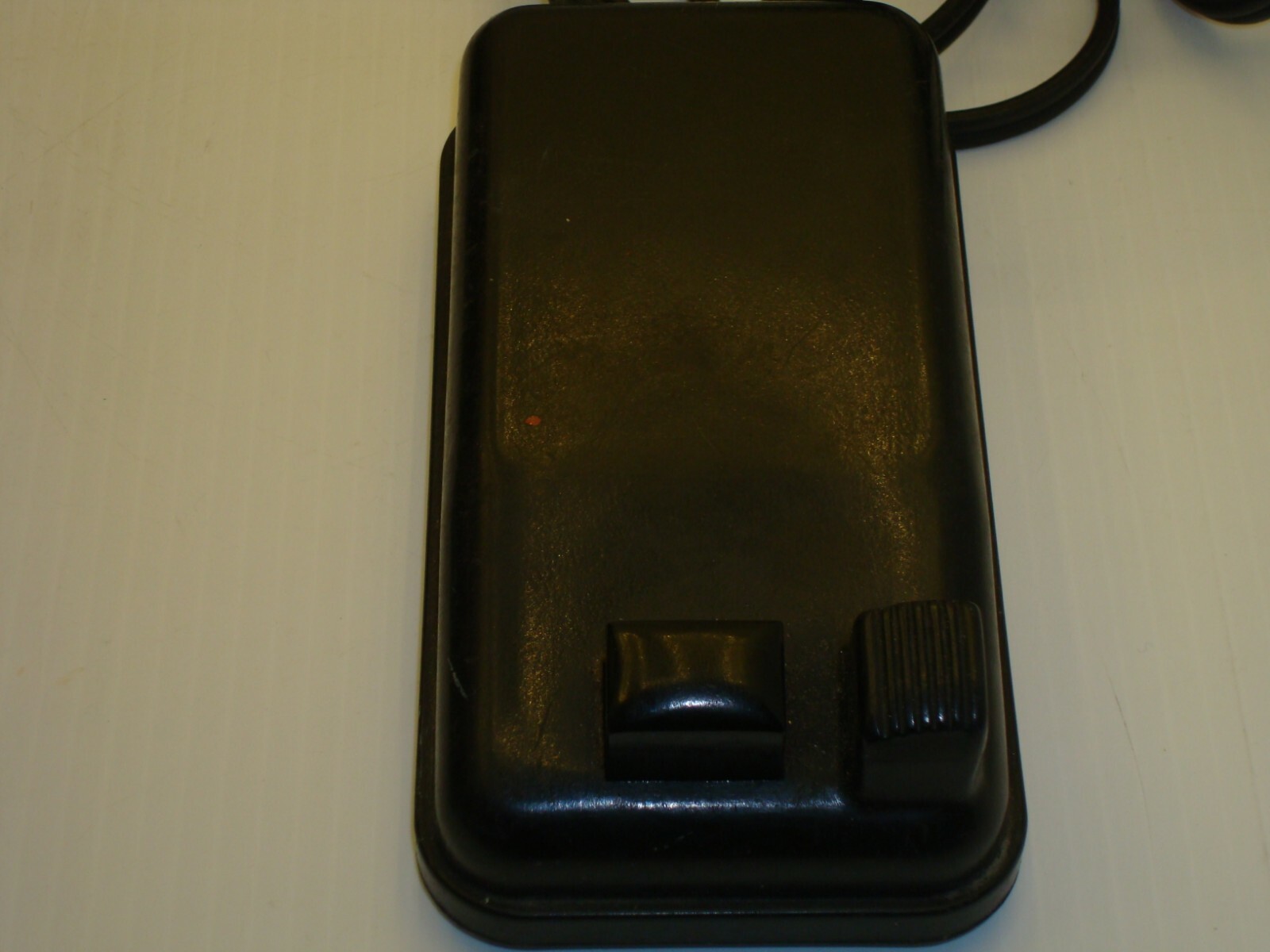 SINGER EG409107 PORTABLE SEWING MACHINE WITH MOTOR BAJ38 PATENTED 1949