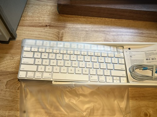 Apple Mac Wireless Keyboard (A1644) und Magic Mouse (A1657) Combo - Bild 2 von 6