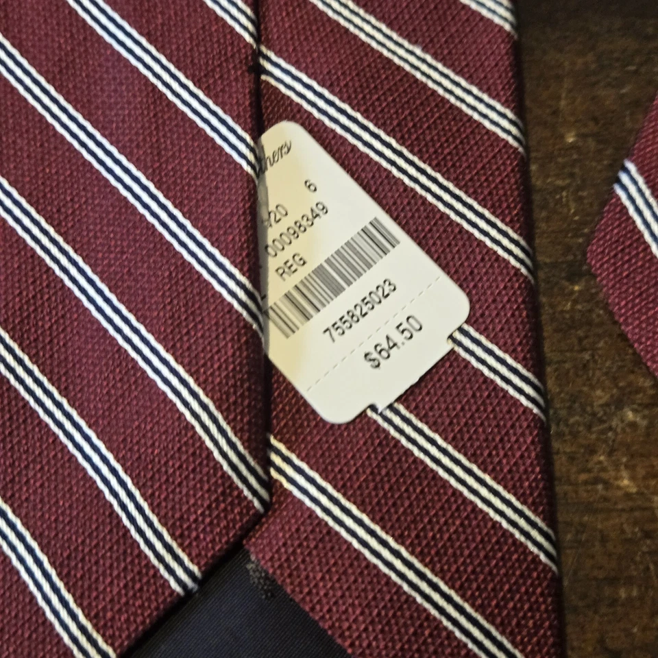 Corbata Brooks Brothers Hombre 100% Seda Granate, Rayas Blancas y Negras Nueva con etiquetas Foto 3 de 4