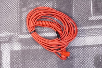 Broncolor Sync Cable 5m (16'), Connections are to Standard Male PC #B-34.111.00
