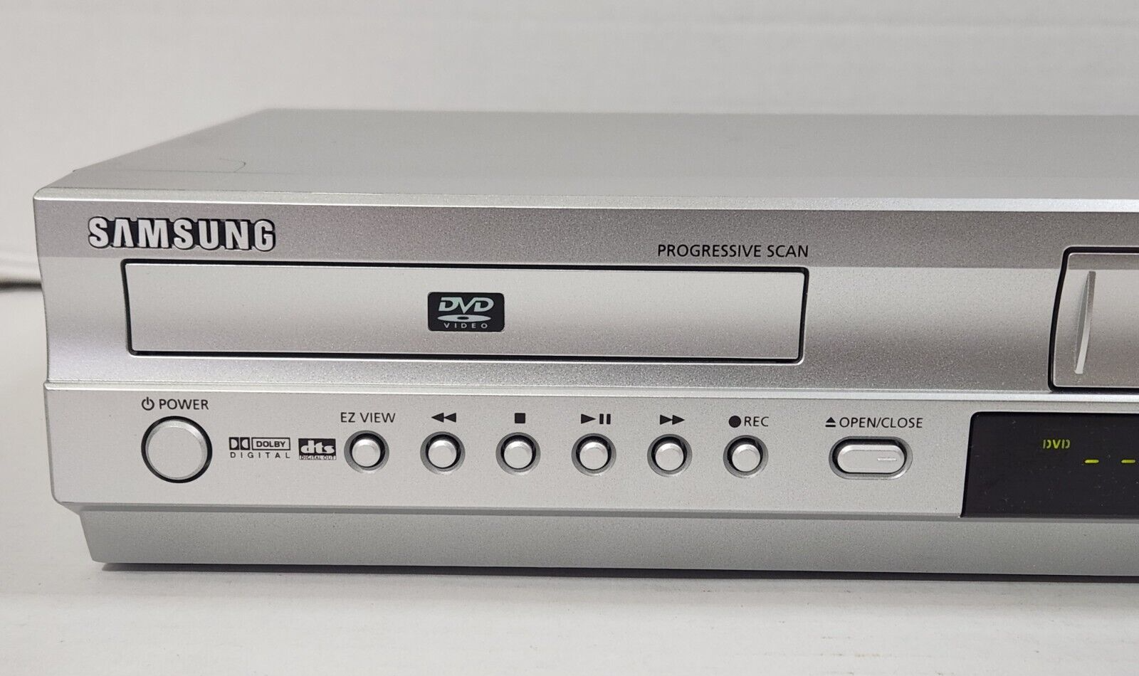 Samsung V4600 DVD VHS VCR Combo No Remote Tested Works Great ** MINT