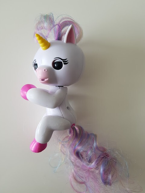 fingerlings unicorn pink