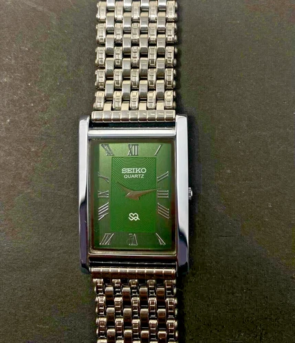RARE GREEN Vintage Seiko Slim Quartz Gentlemen's Wrist Watch - FREE SHIPPING